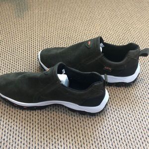 Men’s slip on sneakers